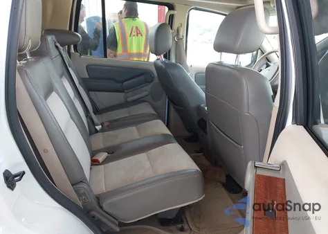 2006 Ford Explorer Eddie Bauer z USA, uszkodzony, nr VIN 1FMEU74836UA81804